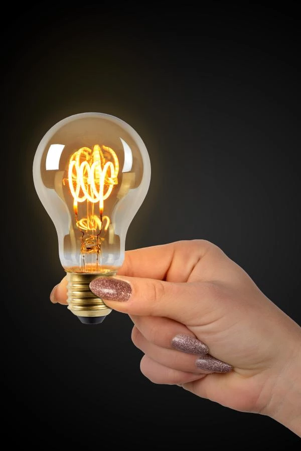 Lucide A60 - Filament bulb - Ø 6 cm - LED Dim. - E27 - 1x4,9W 2200K - Amber - ambiance 1